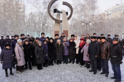В Барнауле прошли памятные мероприятия в День полного снятия блокады Ленинграда 