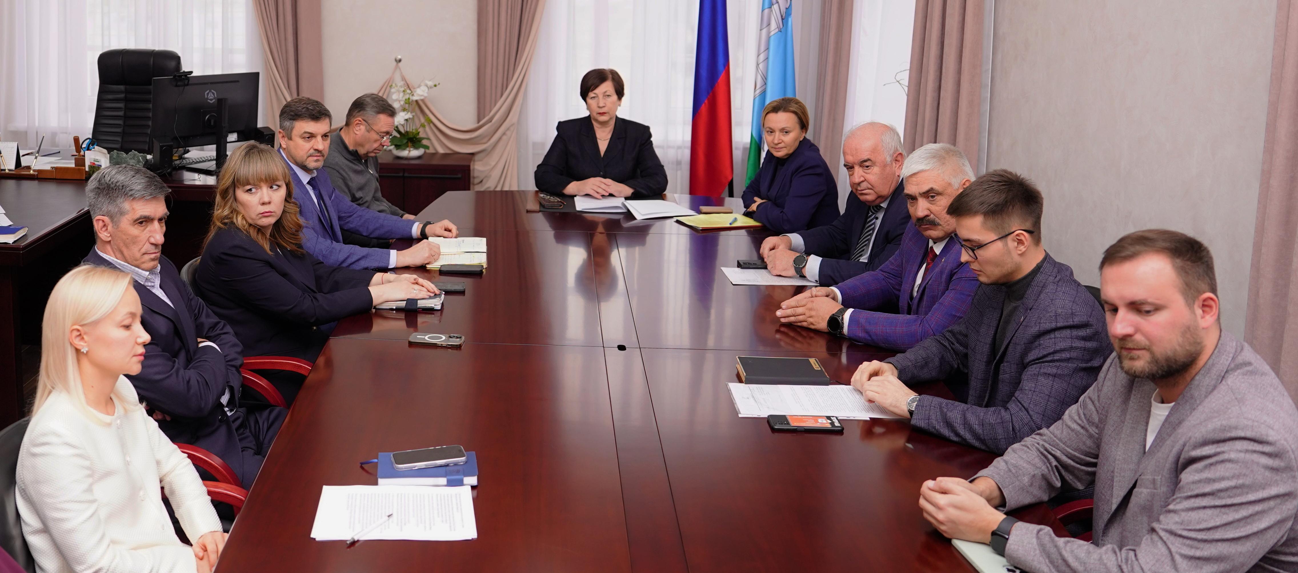 Депутаты встретились с кандидатом на должность главы Центрального района Барнаула