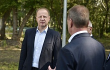 Виктор Томенко проконтролировал ход благоустройства парка им. Ленина в Барнауле