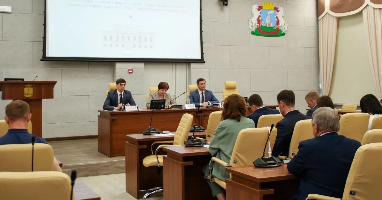 В Барнаульской Думе обсудили перспективы развития города