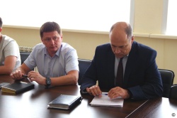Дмитрий Ильиных принял участие в обсуждении благоустройства дворов по нацпроекту «Инфраструктура для жизни»
