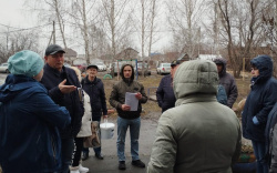 Юрий Ряполов провел встречу с жителями села Власиха