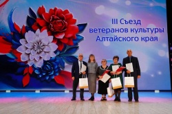 Внимание и забота: в Барнауле продолжается Месячник пожилого человека