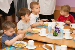 Депутаты продолжают контролировать питание  дошкольников в детских садах города