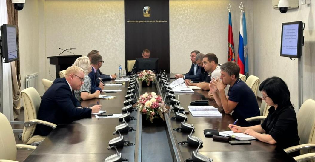 В Барнауле прошло совещание по проведению ремонтных работ по Павловскому тракту