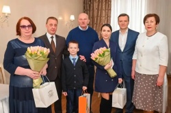 В Барнауле прошла встреча с семьей Героя России Игоря Иванова