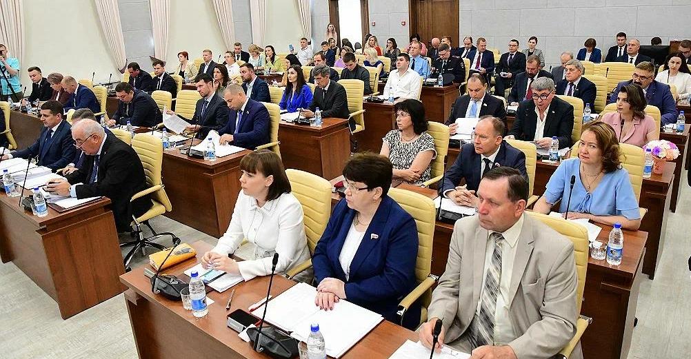 В Барнауле депутаты приняли социально важные решения на очередном заседании Думы