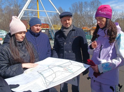 Сергей Струченко принял участие в выездном совещании по благоустройству парка имени Ленина 