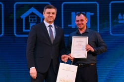 Работников предприятий бытового обслуживания и ЖКХ поздравили с профессиональным праздником