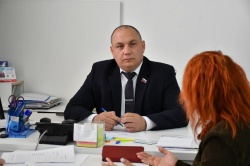 Депутат Павел Авкопашвили провел личный прием граждан в рамках проекта «Школа ЖКХ»