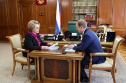 Состоялась рабочая встреча Председателя Совета Федерации Валентины Матвиенко с Губернатором Алтайского края Виктором Томенко