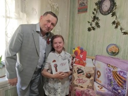 Депутаты Барнаульской городской Думы поздравляют ветеранов с наступающим Днем Победы