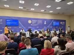 Депутат городской Думы принял участие в Молодежном экономическом форуме «День будущего»