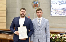 В администрации Барнаула наградили представителей строительной отрасли