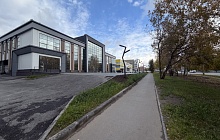 В Индустриальном районе Барнаула продолжается благоустройство территории на улице Малахова