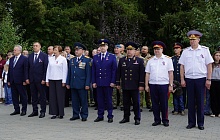 В Барнауле состоялась торжественная церемония поднятия Государственного флага России