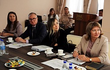 Экспертная комиссия Барнаула обсудила проект бюджета на 2027–2029 годы и отметила 20-летие своей работы