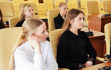 Как работает городская власть: ученики гимназии №42 познакомились с деятельностью Барнаульской Думы 
