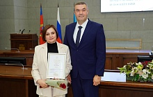 В администрации Барнаула наградили предпринимателей в преддверии профессионального праздника