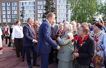 В День Победы на городском Мемориале Славы возложили цветы