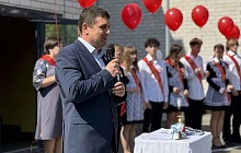 Депутаты городской Думы поздравили барнаульских выпускников с окончанием школы