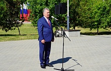 В День России в Барнауле торжественно подняли государственный флаг