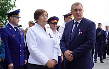 В Барнауле состоялась торжественная церемония поднятия Государственного флага России