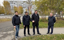 В Индустриальном районе Барнаула продолжается благоустройство территории на улице Малахова
