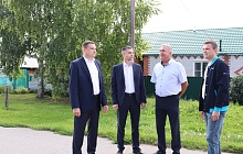 Новую линию наружного освещения обустраивают на пригородной территории Ленинского района