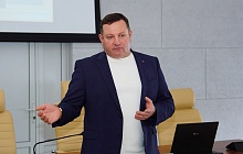 Как работает городская власть: ученики гимназии №42 познакомились с деятельностью Барнаульской Думы 