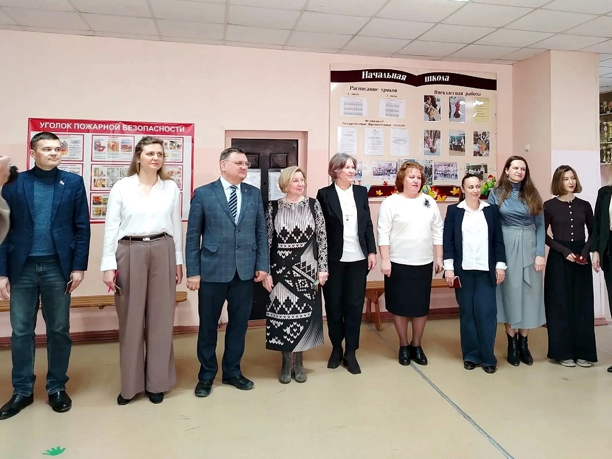 Иван Огнев принял участие в пробном ЕГЭ по русскому языку в рамках всероссийской акции