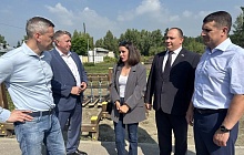 Депутаты вместе с жителями контролируют благоустройство сквера в поселке Кирова