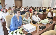 В преддверии Дня социального работника в Барнауле вручили награды представителям сферы