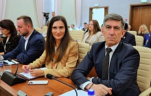 Десять депутатов городской Думы перешли в краевой парламент