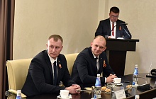 Вячеслав Франк и Галина Буевич встретились с родителями военнослужащих Президентского полка