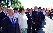 В День России в Барнауле торжественно подняли государственный флаг